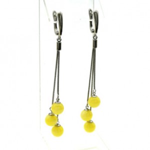 Серьги на цепочке с янтарём 3 шарика 8мм цвет молочный, 6,5см, 6,2г (иск.)