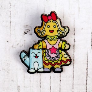 Деревянный значок «Мисс Пря» Деревянный значок «Мисс Пря»