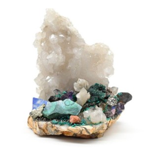 Горка из самоцветов 88*70*104мм.