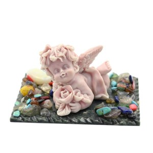 Сувенир из змеевика и мрамолита "Ангелочек с розой "  80*100*45мм.