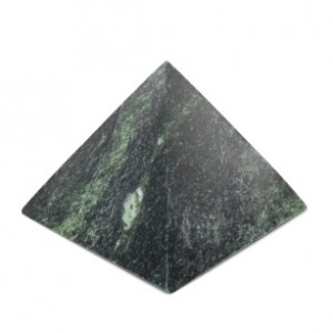 Пирамида из змеевика 45мм