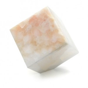 Кубик из манганокальцита 48*49мм, 309г.