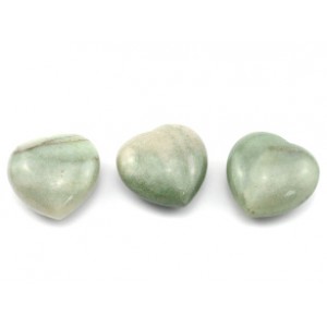 Сердце из кварца (имитация нефрита) 49*49*20мм,69-72г