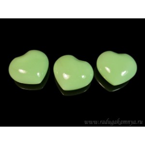 Сердце из нефрита светлого (имитация) 44*40*20мм (иск.)