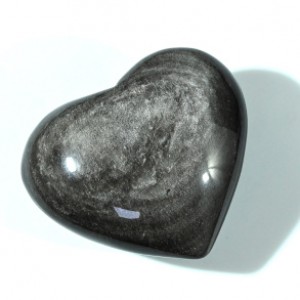 Сердце из обсидиана радужного 69*61*35мм, 168г