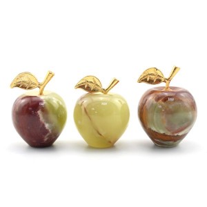 Яблоко из камня оникс 37*37*48мм