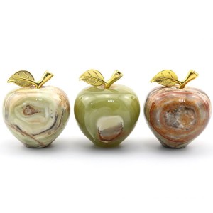 Яблоко из камня оникс 60*60*70мм