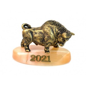 Композиция на подставке из селенита "Бык малый" 64*37*46мм