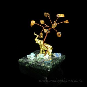 Композиция из змеевика "Слоник с деревом из тигрового глаза" 60*60*90мм
