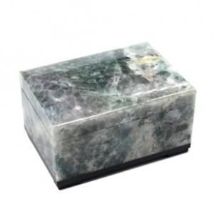 Флюоритовая шкатулка "Сундук" 105*77*63мм.