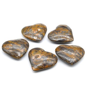 Сердце из яшмы бамбуковой 95*85*29мм, 308-326г. Сердце из яшмы бамбуковой 95*85*29мм, 308-326г.
