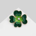 Брошь "Клевер" пушистый, цвет бело-зелёный, цвет золотистый