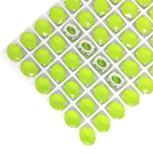 Стразы Овал Премиум МОКА (Лаковые) 8*10 мм цвет хризолит, оправа никель, 1 шт.