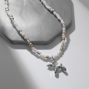 Кулон "Собачка" из воздушных шаров, бисер, цвет серебро, 41см