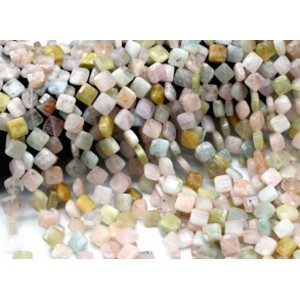 Бусины из берилла ромб гр.10мм, 39,5см, 49 бусин