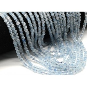 Бусины из аквамарина кубик гр.4мм, 38см, 94 бусины