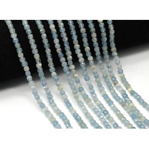 Бусины из аквамарина кубик гр.4мм, 39см, 98 бусин