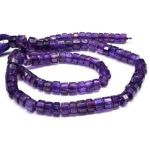 Бусины из аметиста диски на увеличение, 40,5см, 95 бусин, 36г Бусины из аметиста диски на увеличение, 40,5см, 95 бусин, 36г