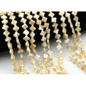 Бусины из перламутра клевер 8*8мм цв.кремовый, 38см, 47 бусин