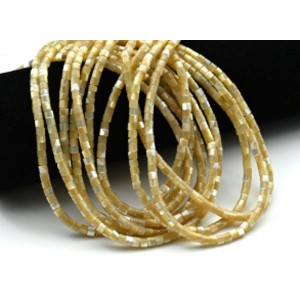 Бусины из перламутра цилиндр 4*3мм цв.кремовый, 35см, 114 бусин