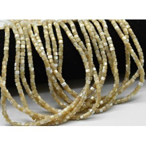 Бусины из перламутра диски 4*3мм цв.кремовый, 40см, 126 бусин