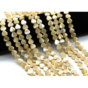 Бусины из перламутра сердце 10*10мм цв.кремовый, 39см, 42 бусины