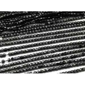 Бусины из турмалина шерл кубик гр.3мм, 39см, 130 бусин.