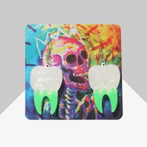 Серьги "Хэллоуин" зубы в зелье, цвет бело-зелёный, цвет серебристый