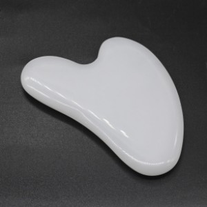 Скребок Гуаша из агата белого (имитация) "Сердечко" 80*52мм (иск.)