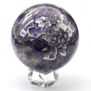 Шар из аметиста шевронного, диаметр 78мм, 657г
