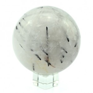 Шар из горного хрусталя с включением турмалина, диаметр 83мм, 815г