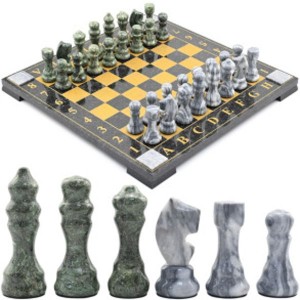 Шахматы подарочные из камня змеевик и гранит 370*370мм Шахматы подарочные из камня змеевик и гранит 370*370мм