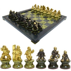 Шахматы подарочные из камня змеевик и бронзы "Спортивные", 410*410мм Шахматы подарочные из камня змеевик и бронзы "Спортивные", 410*410мм