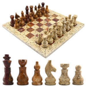 Шахматы из ракушечника с коричневым ониксом 300*300мм.