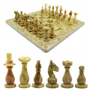 Шахматы из ракушечника и оникса зеленого 300*300мм