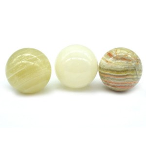 Шар из камня оникс (диаметр 46мм),