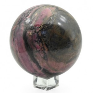 Шар из родонита, диаметр 98мм, 1890г