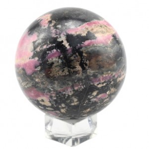 Шар из родонита, диаметр 74мм, 647г