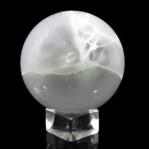 Шар из селенита белого, диаметр 68мм, 396г