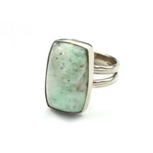 Кольцо с бериллом "Прямоугольник" 13*20мм