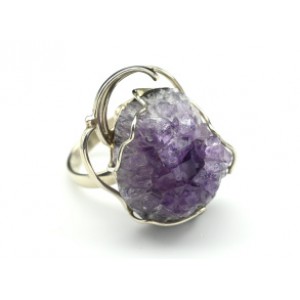 Кольцо с аметистом 23*29мм Кольцо с аметистом 23*29мм