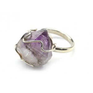 Кольцо с аметистом 17*21мм
