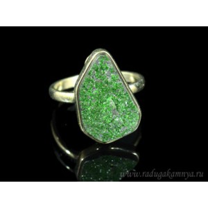 Кольцо с уваровитом "Грация", 14*21мм.