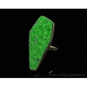 Кольцо с уваровитом грация, 20*43мм.