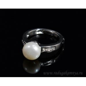 Кольцо с жемчугом 8-9мм и стразами, белый Кольцо с жемчугом 8-9мм и стразами, белый