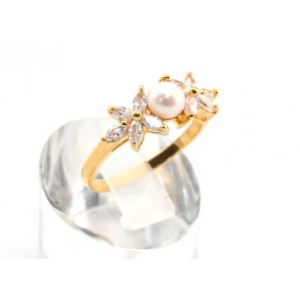 Кольцо позолоченное с жемчугом "Две снежинки" Кольцо позолоченное с жемчугом "Две снежинки"