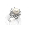 Кольцо с жемчугом и стразами, белый