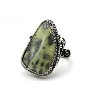 Кольцо змеевик " Грация " 21*29мм