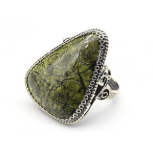 Кольцо змеевик " Грация " 27*34мм