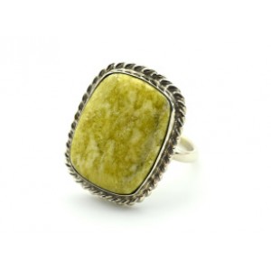 Кольцо лизардит " Прямоугольник" 20*25мм